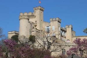2023 04 19 Chateau de la Barben Visa 2000-75