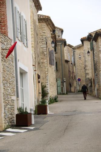 2025-04-04-Fons-sur-Lussan-Visa-2000-04
